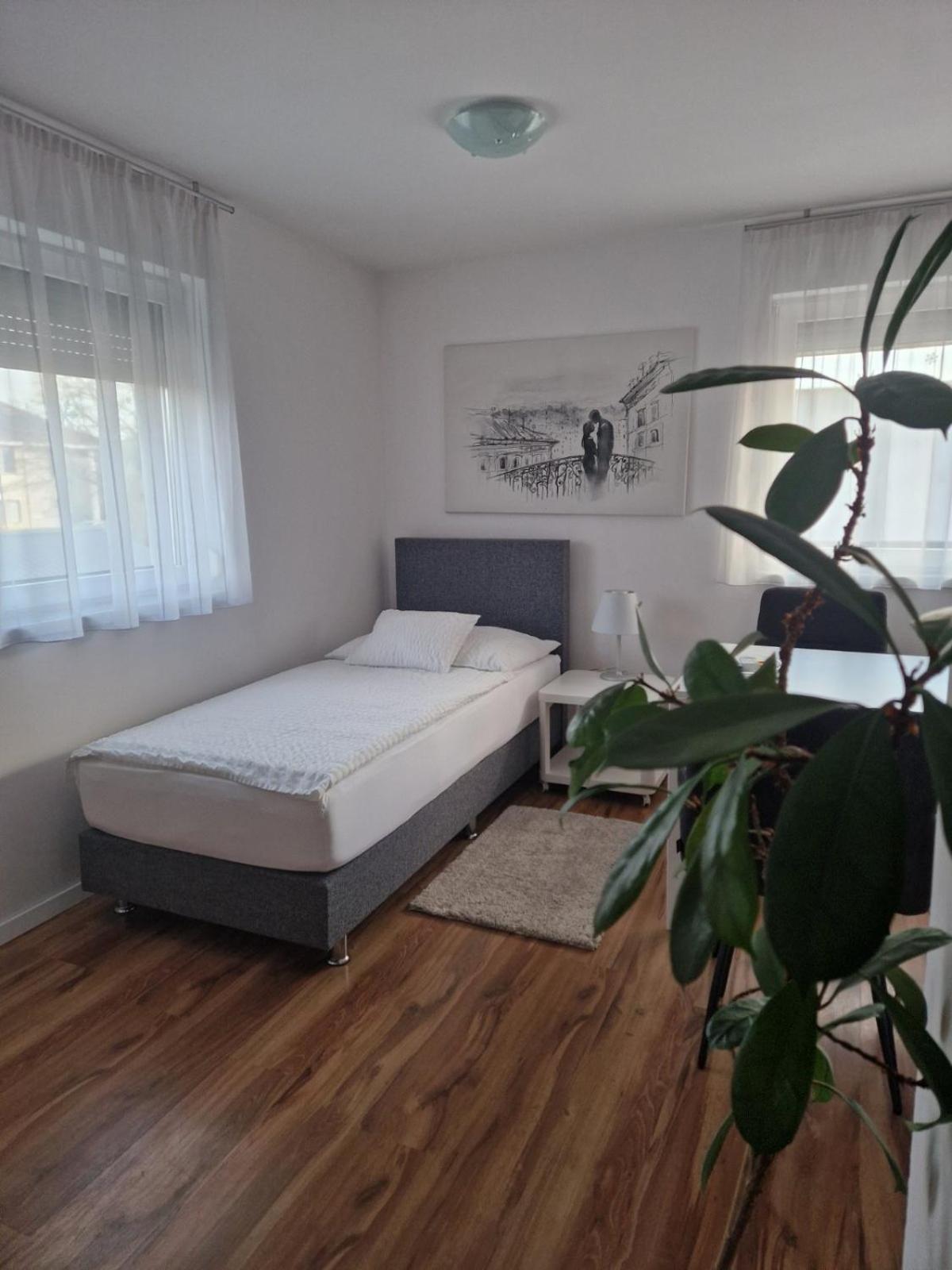 Nefelejcs Vendeghaz Hotel Gödöllő Eksteriør billede