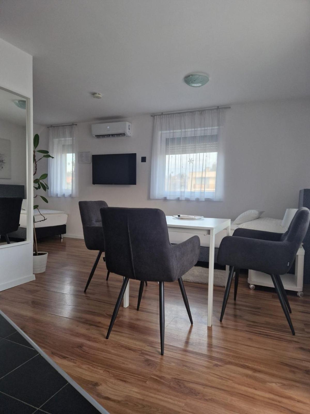 Nefelejcs Vendeghaz Hotel Gödöllő Eksteriør billede