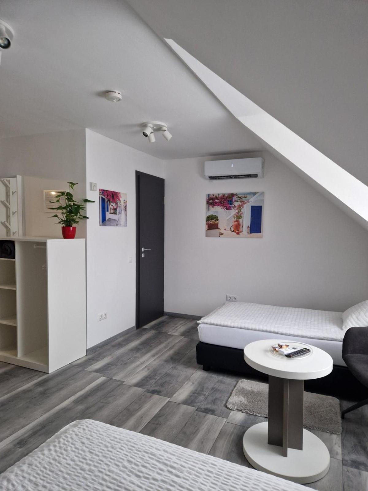 Nefelejcs Vendeghaz Hotel Gödöllő Eksteriør billede